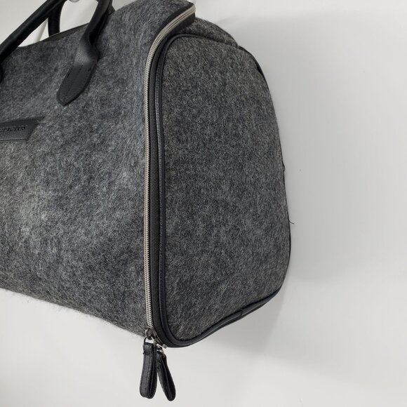 John Varvatos Grey Suit Weekender Zip Up Men's Duffel Travel Bag - Picture 8 of 9